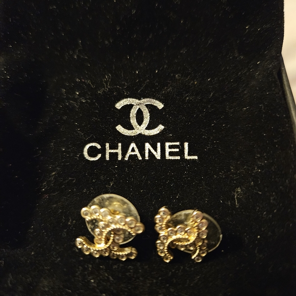 CHANEL Gold Earrings - Picture 1 of 6